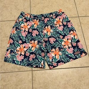Vineards vines floral men’s beach shorts, Size M